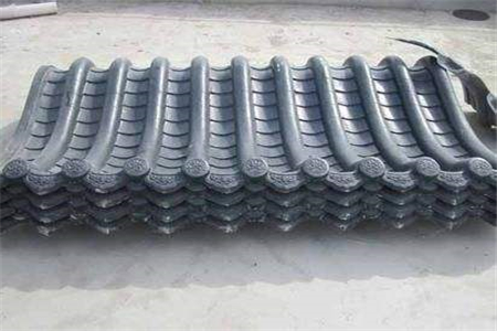 100平方鋪樹(shù)脂瓦要多少錢(qián)？平改坡的樹(shù)脂瓦是怎樣安裝的？